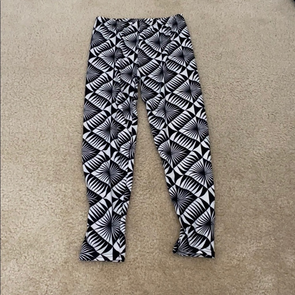 black and white high waisted patterned leggings